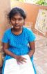 Gayani im Chathura-Kinderheim lernt für das O-Level-Examen im März